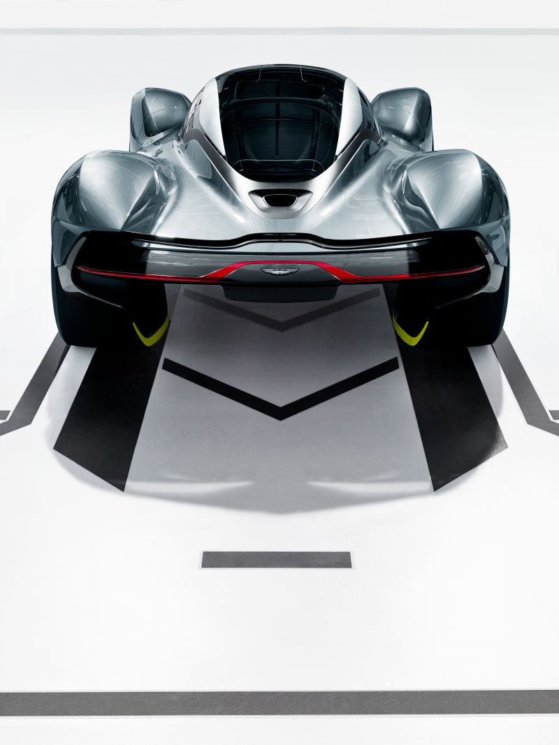 Illustration for article titled El nuevo Aston Martin AM-RB 001 es una bestia de 12 cilindros que parece del futuro